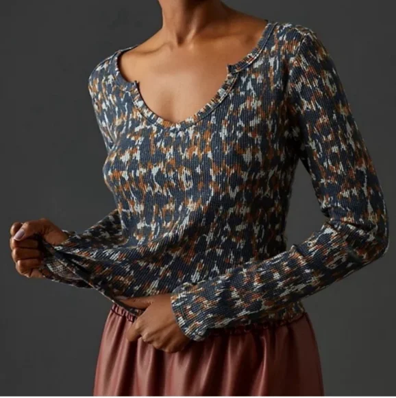 Pilcro Anthropologie Split Neck Notched V Neck Thermal Top Size XS - Picture 2 of 9